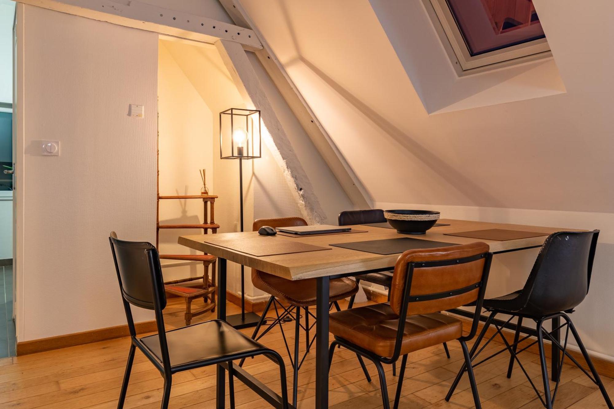 Le 13 Elegant Troyes Apartment Exterior photo