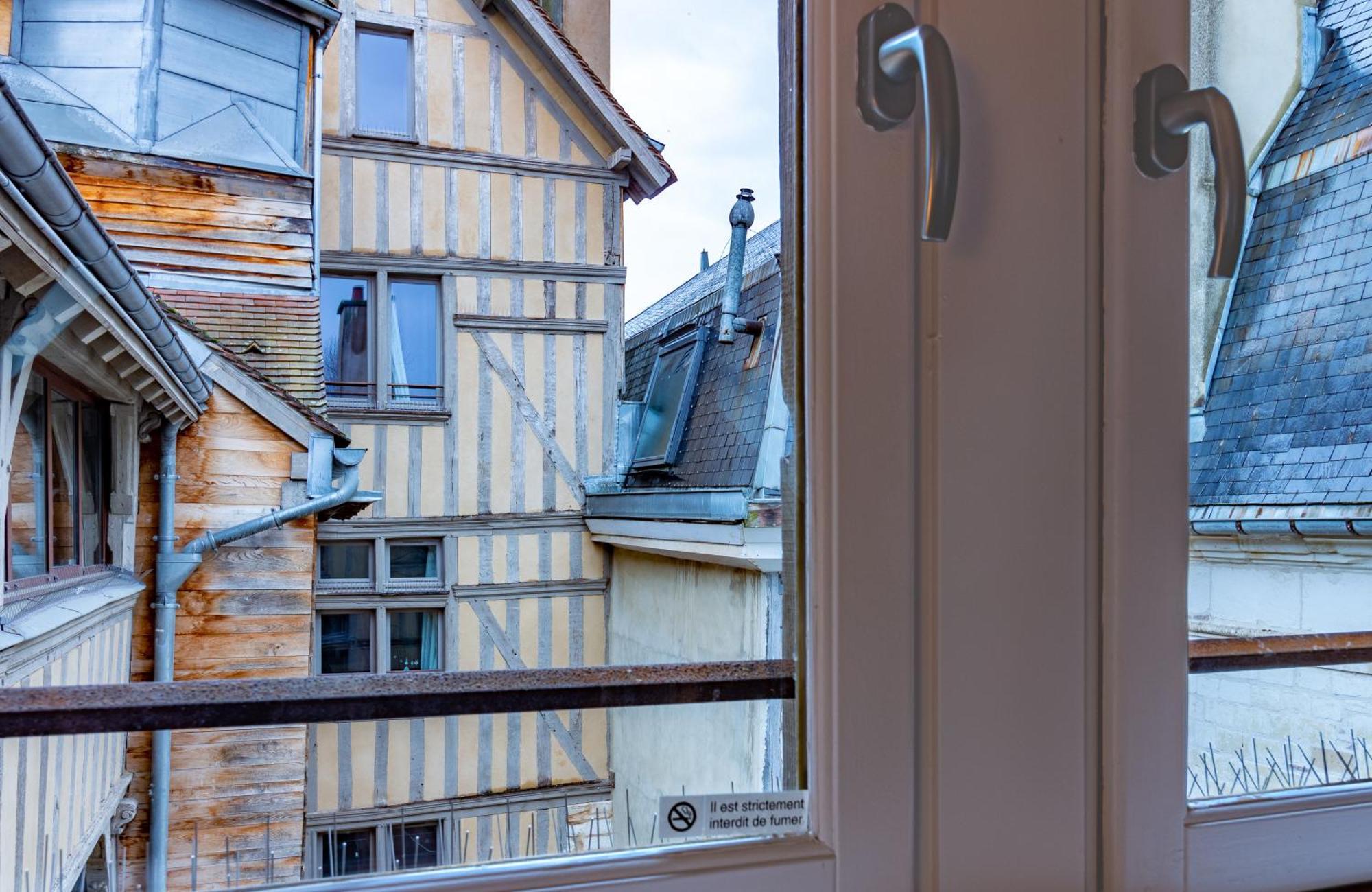 Le 13 Elegant Troyes Apartment Exterior photo